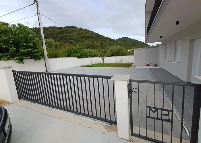House Bartulovic -Lucia Apartment With Sea View